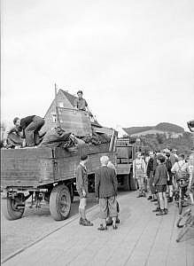 1950_umzug zur schulbaracke01